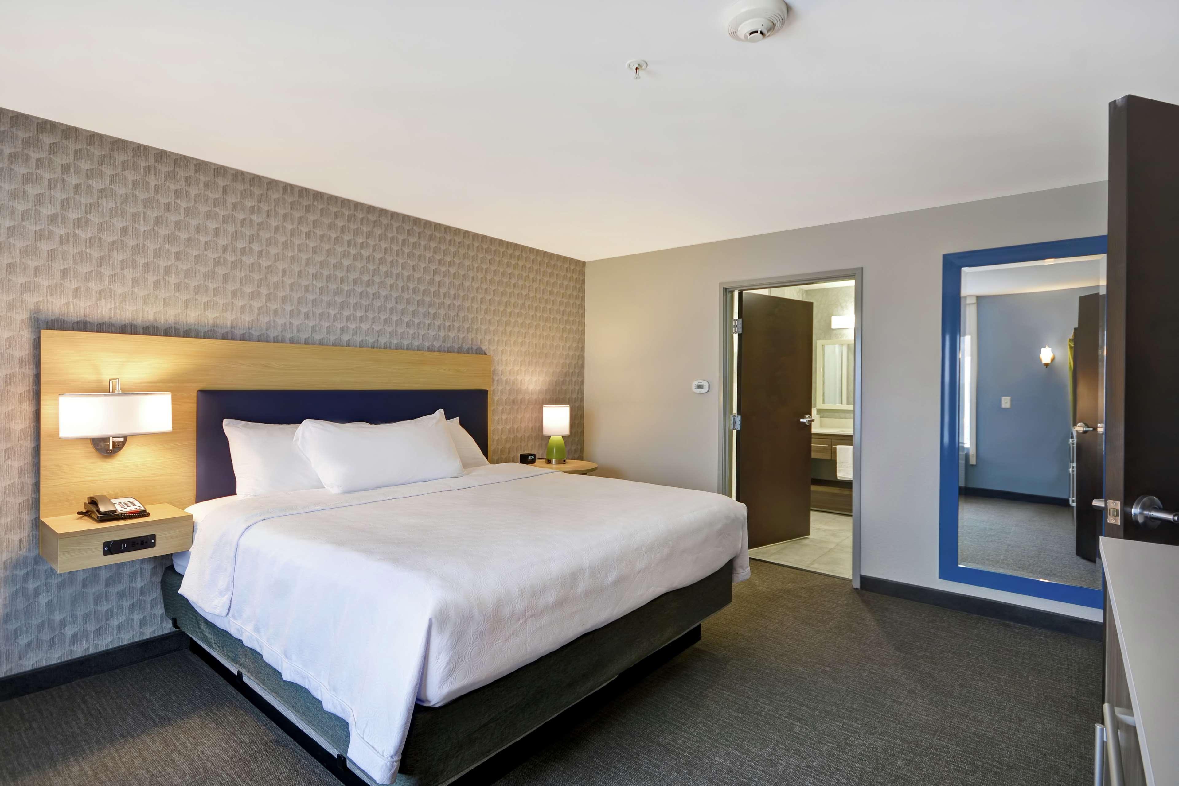 Home2 Suites By Hilton Grand Rapids North Walker Extérieur photo