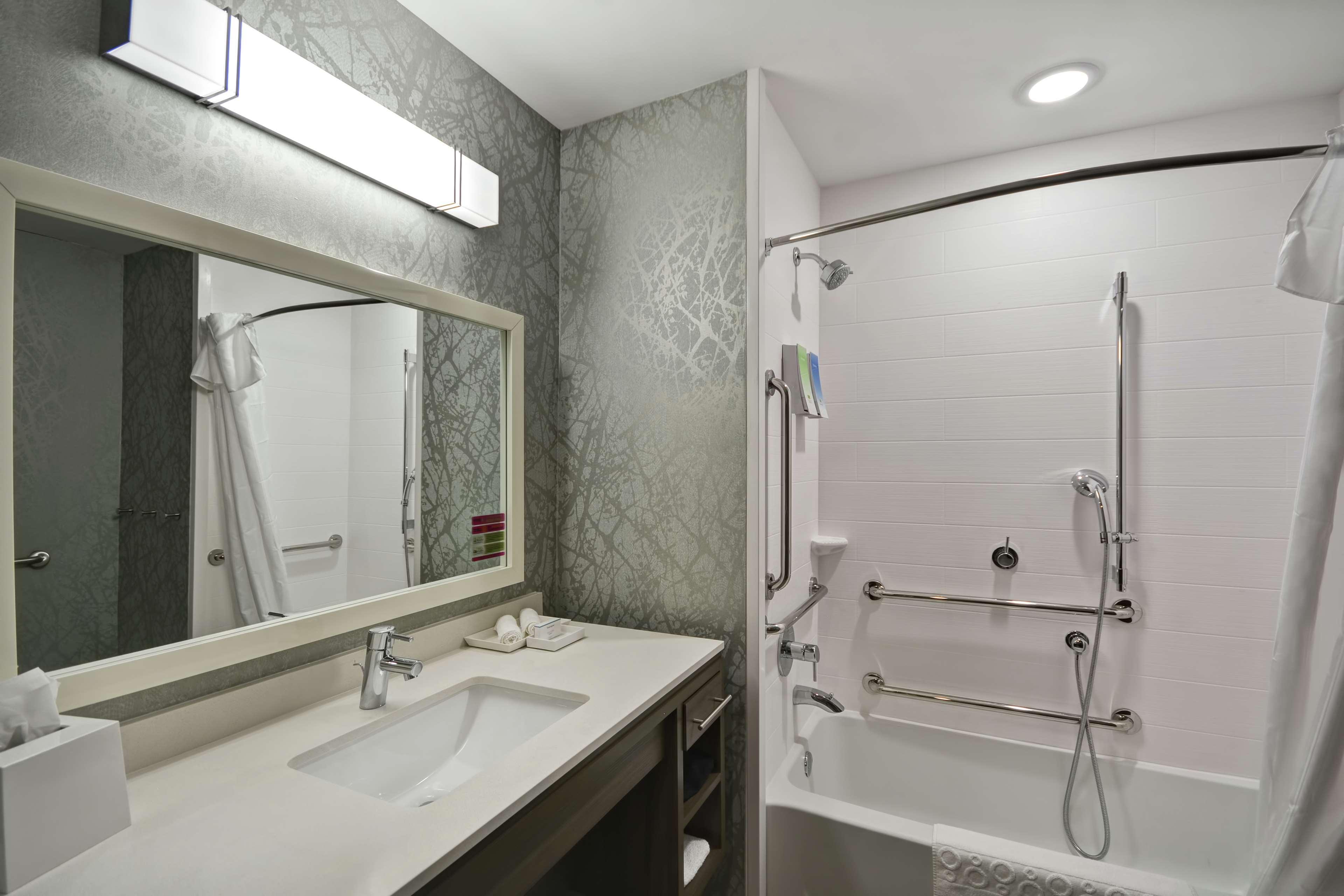 Home2 Suites By Hilton Grand Rapids North Walker Extérieur photo