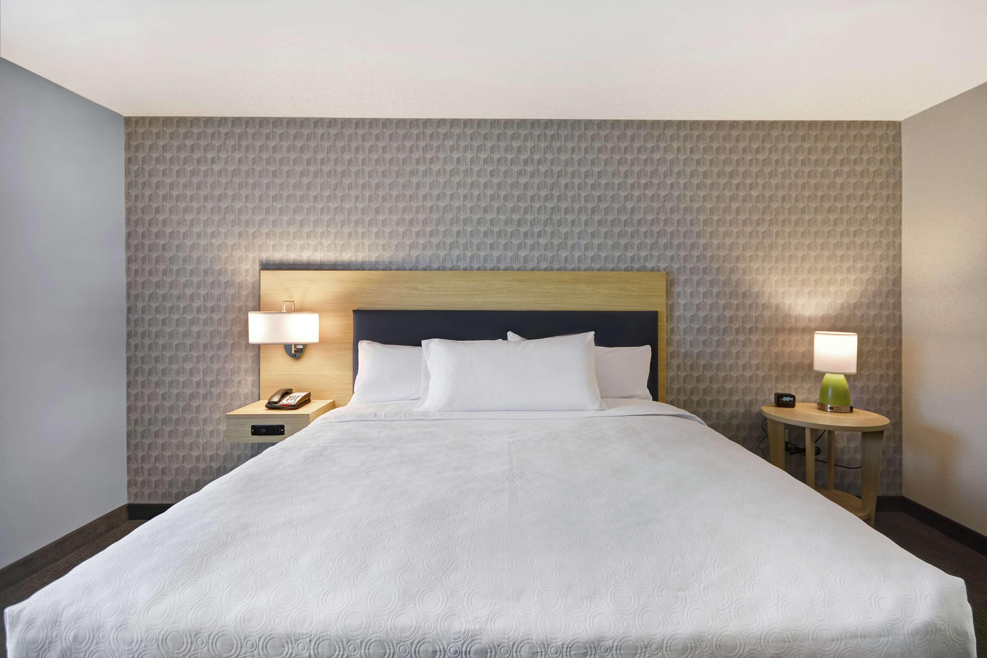 Home2 Suites By Hilton Grand Rapids North Walker Extérieur photo