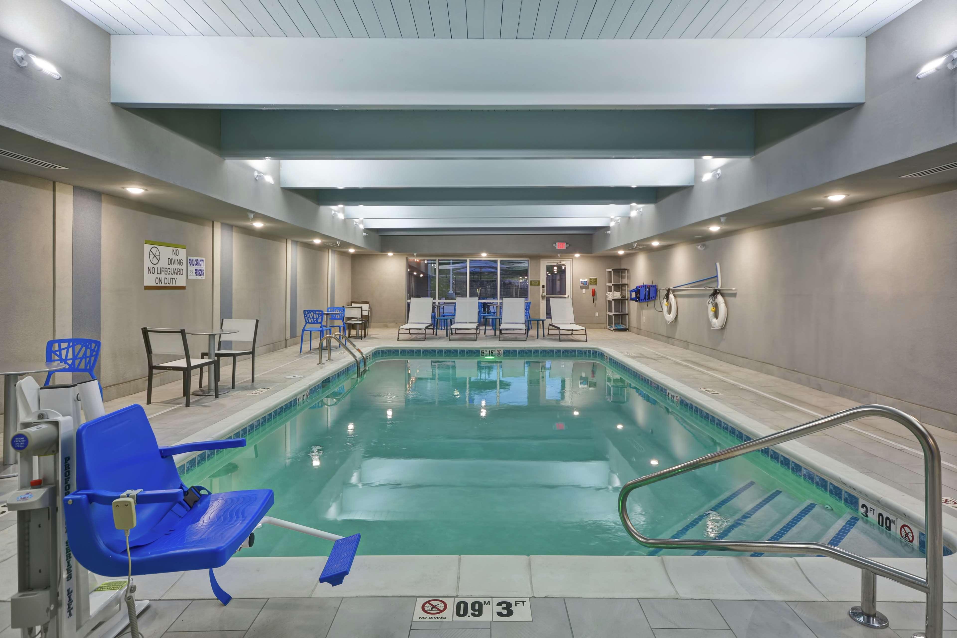 Home2 Suites By Hilton Grand Rapids North Walker Extérieur photo
