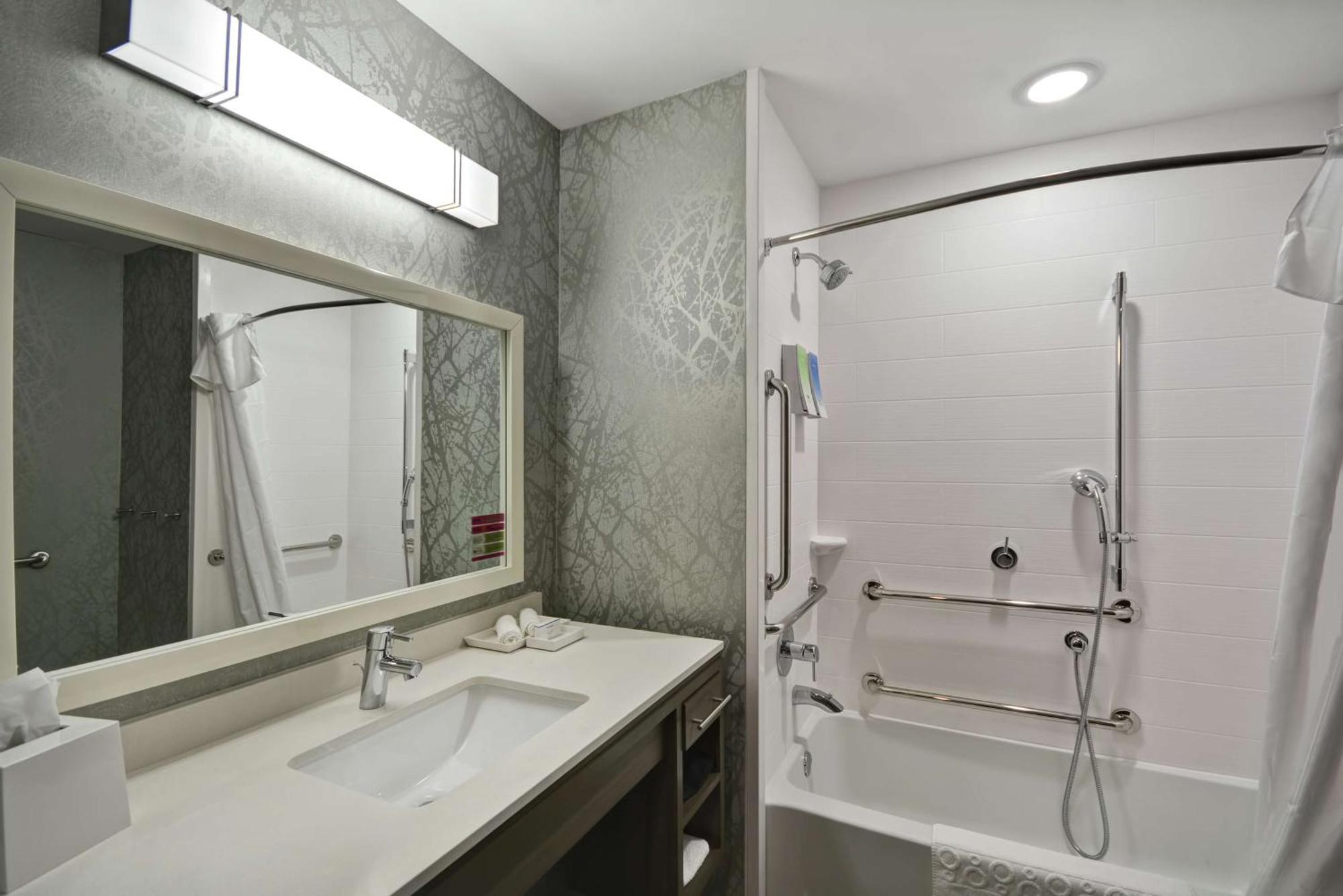 Home2 Suites By Hilton Grand Rapids North Walker Extérieur photo