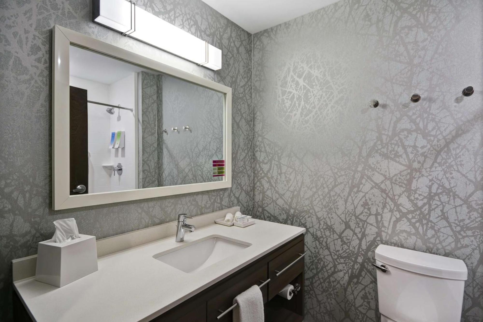 Home2 Suites By Hilton Grand Rapids North Walker Extérieur photo